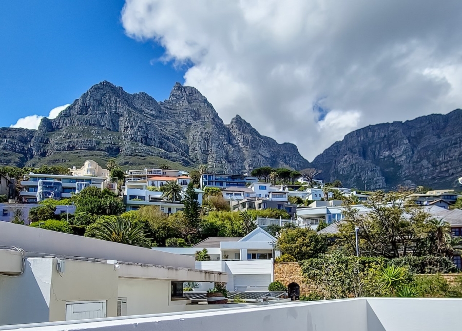To Let 7 Bedroom Property for Rent in Camps Bay Western Cape